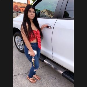 Meet your Posher, Yarely